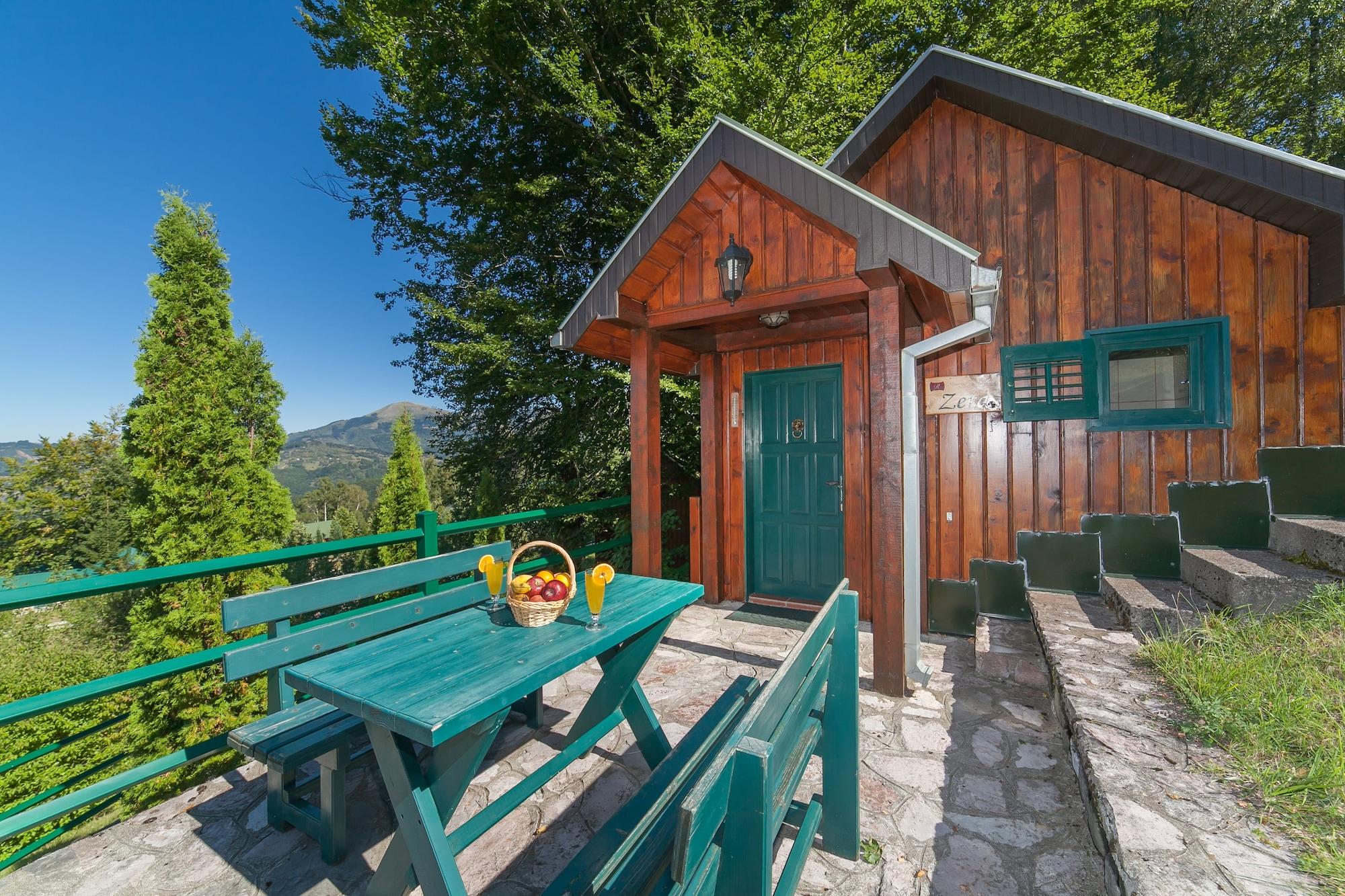 Hotel & Resort Gacka Мойковац Екстериор снимка