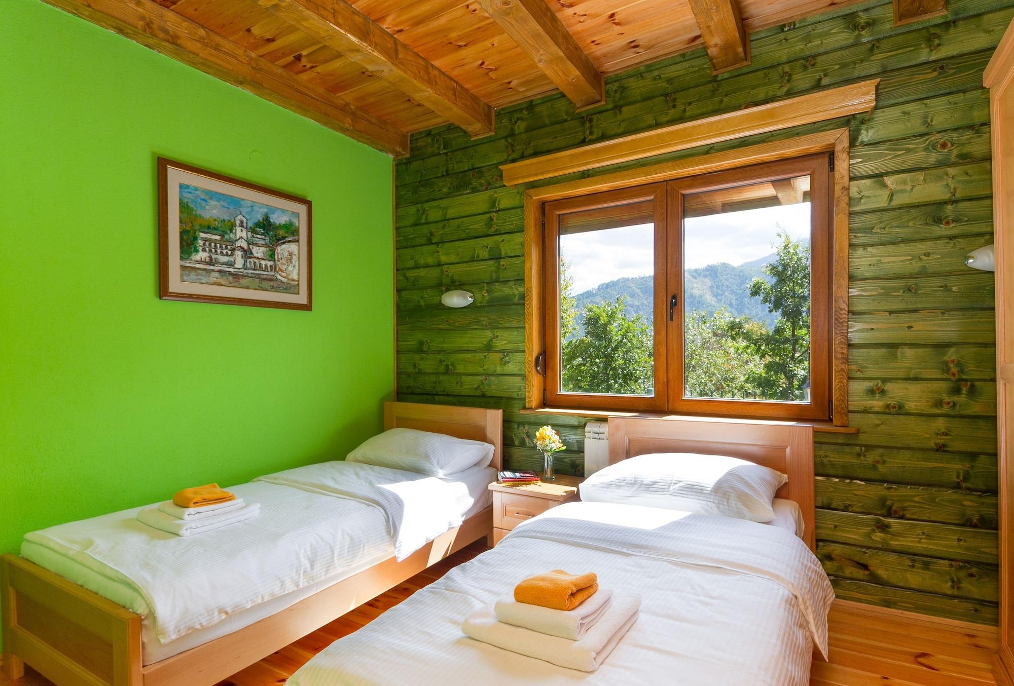 Hotel & Resort Gacka Мойковац Екстериор снимка