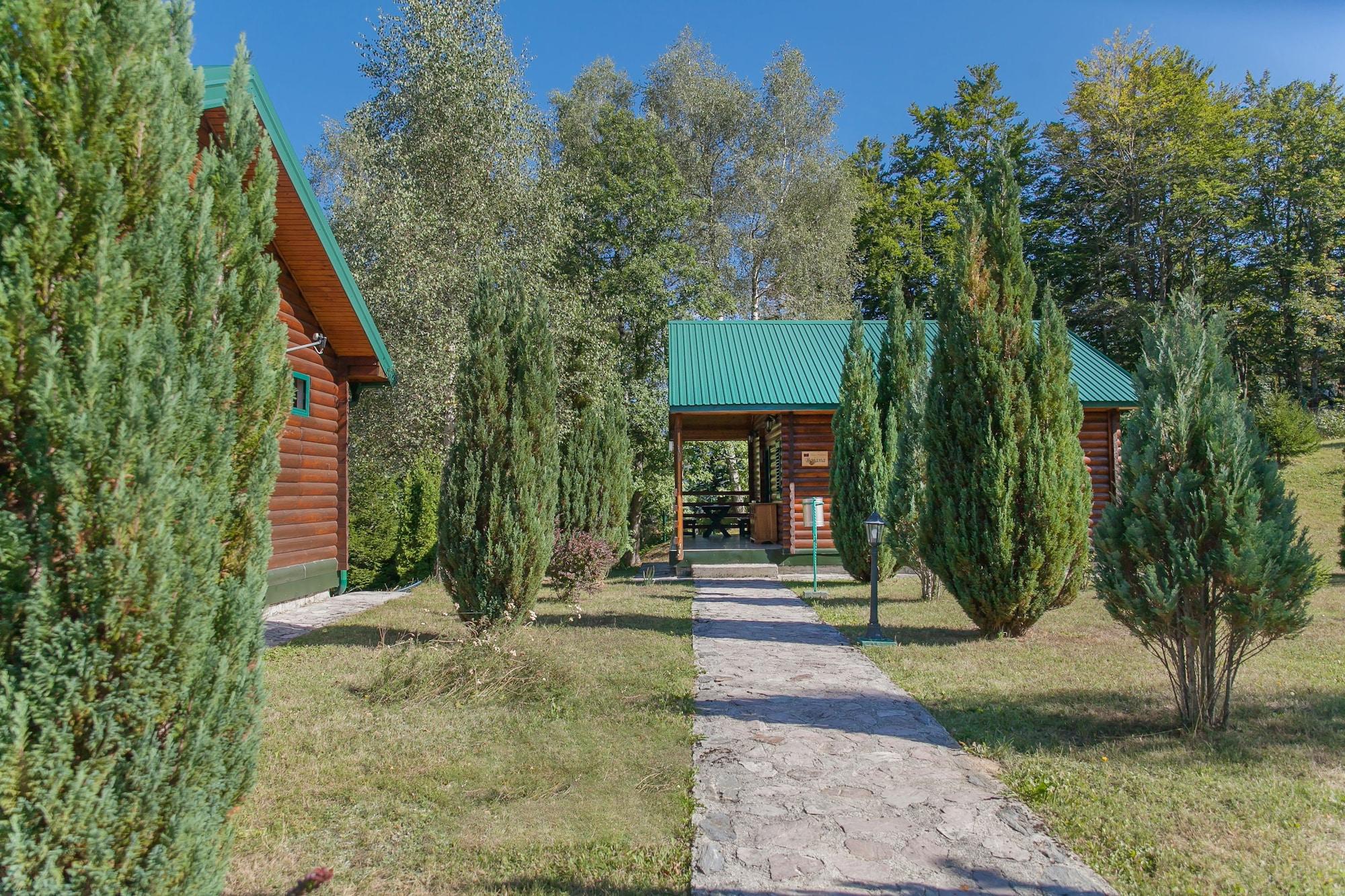 Hotel & Resort Gacka Мойковац Екстериор снимка