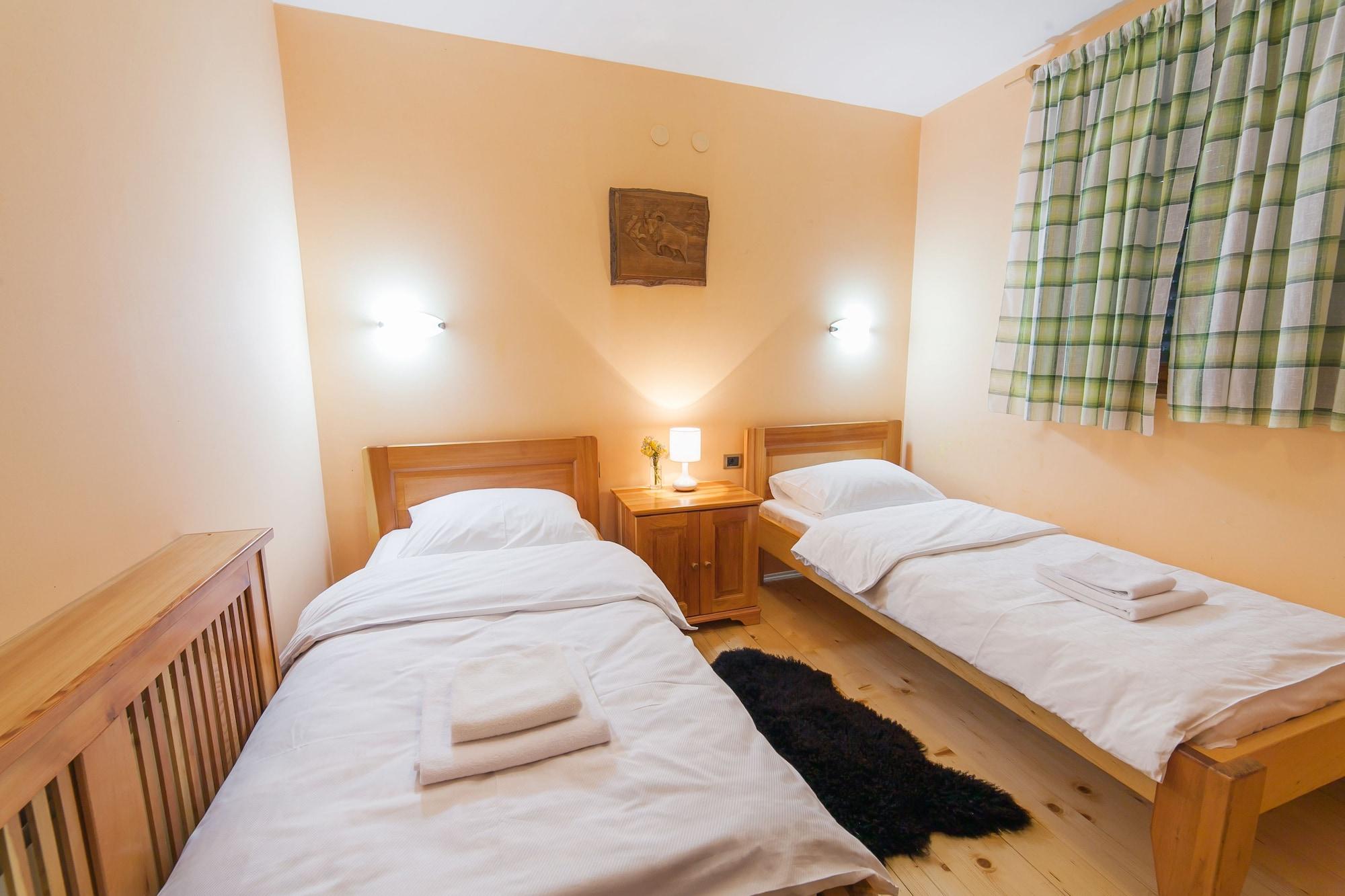 Hotel & Resort Gacka Мойковац Екстериор снимка