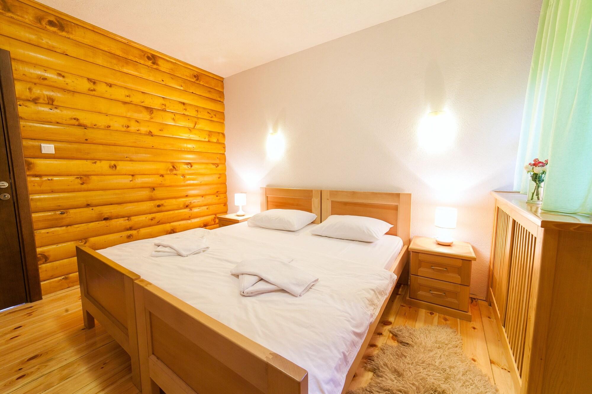 Hotel & Resort Gacka Мойковац Екстериор снимка