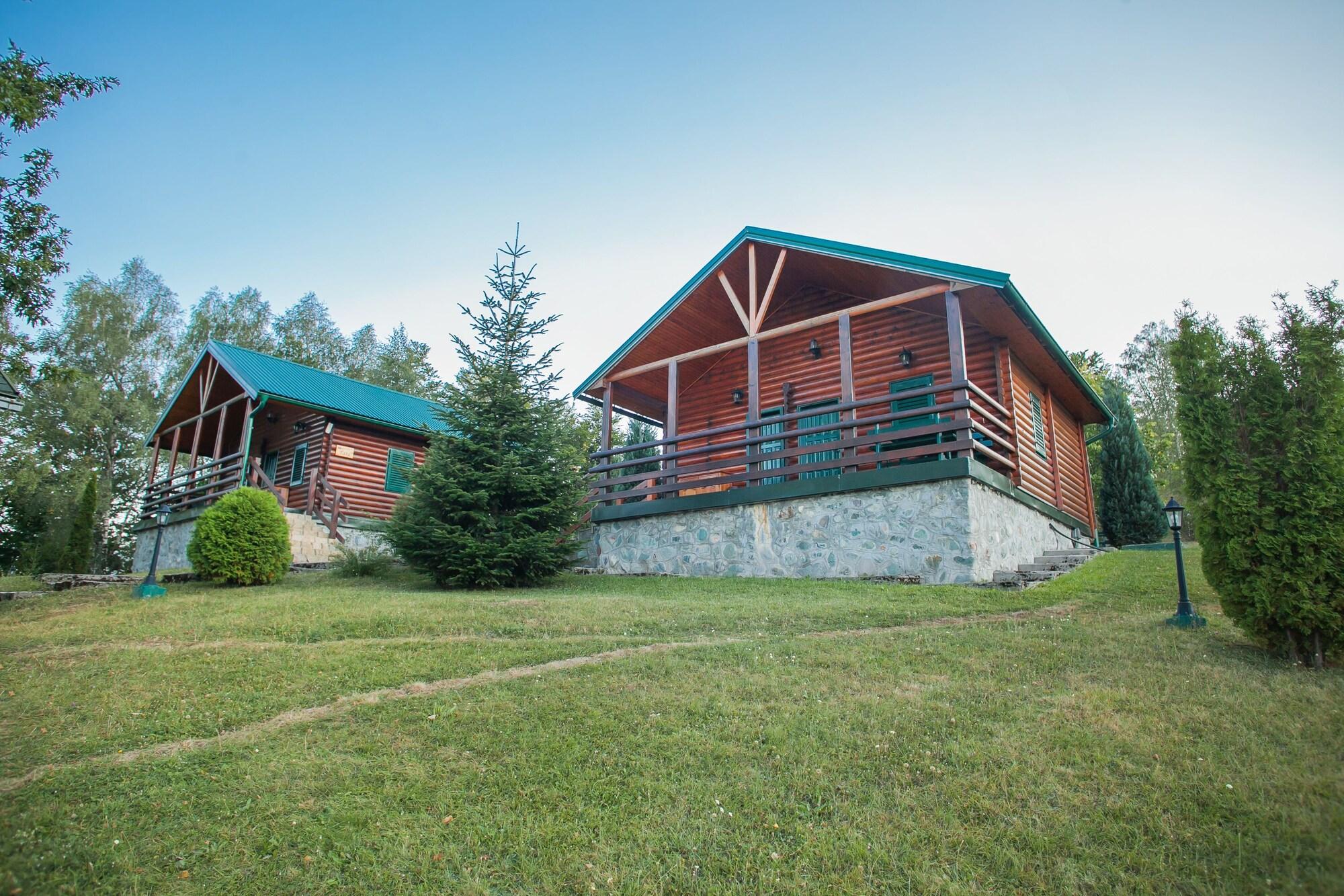 Hotel & Resort Gacka Мойковац Екстериор снимка