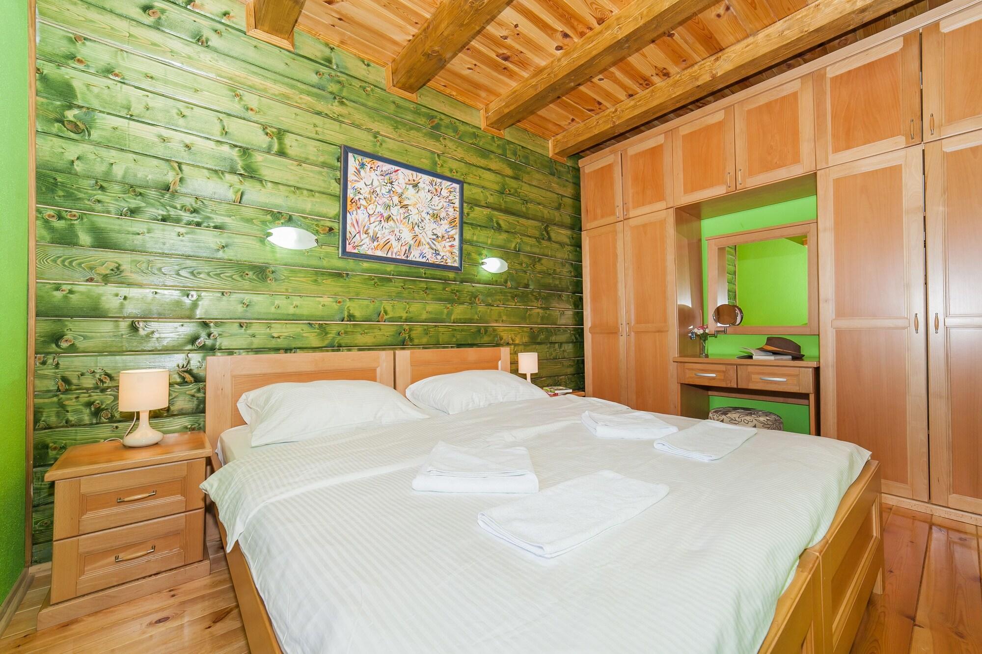 Hotel & Resort Gacka Мойковац Екстериор снимка