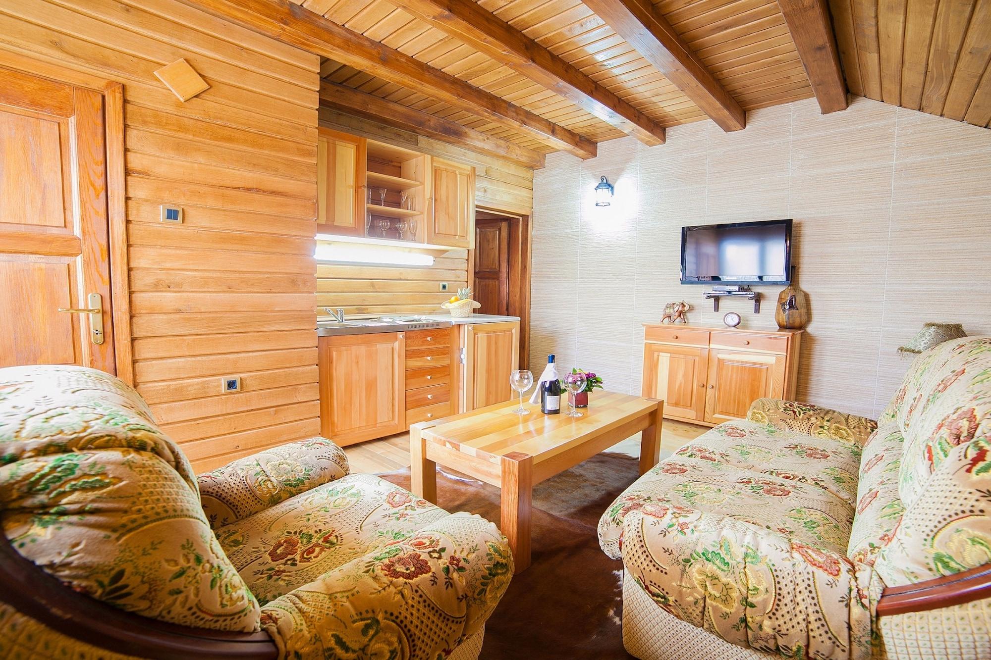 Hotel & Resort Gacka Мойковац Екстериор снимка