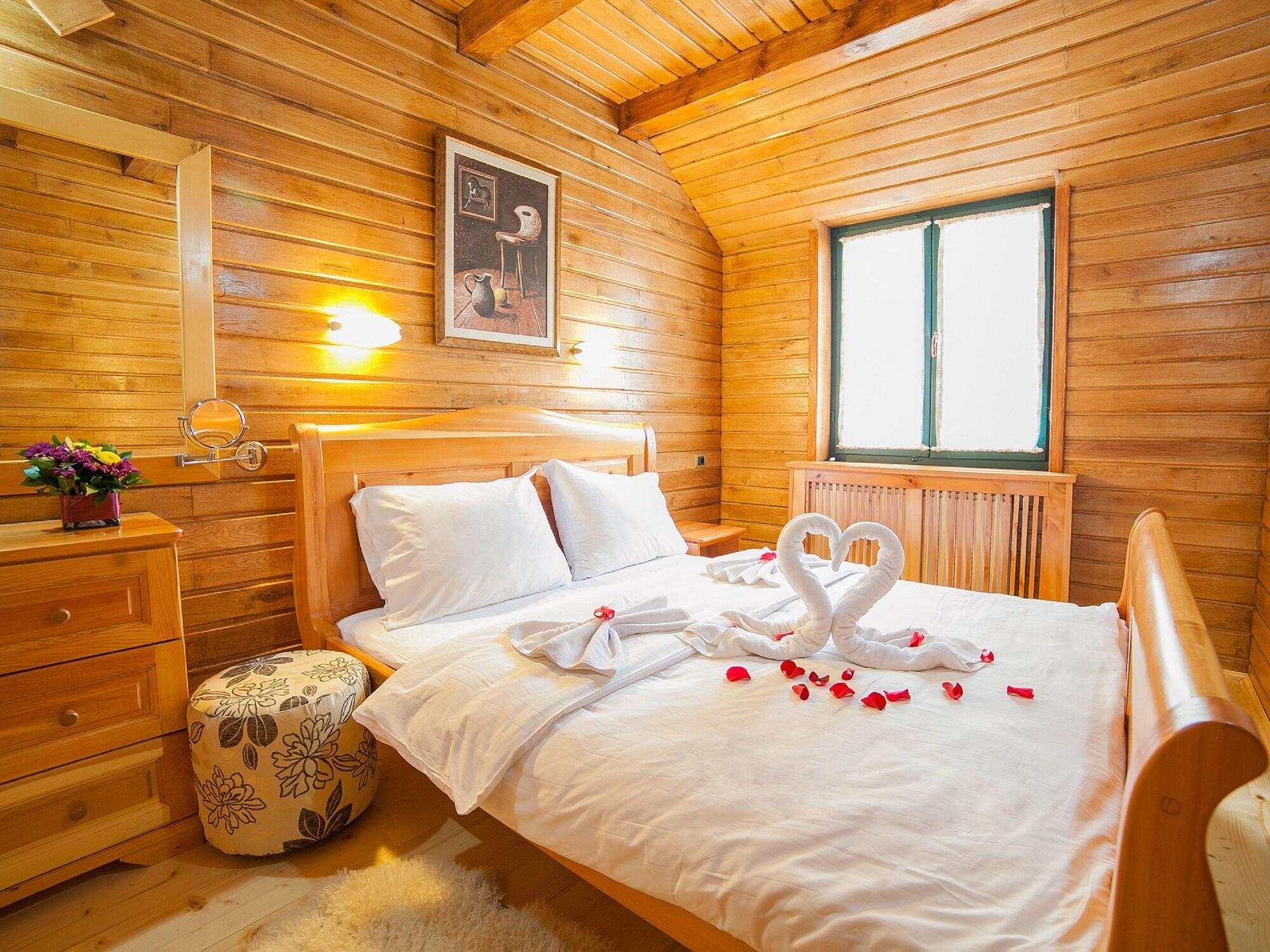 Hotel & Resort Gacka Мойковац Екстериор снимка