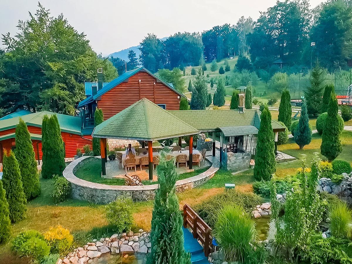 Hotel & Resort Gacka Мойковац Екстериор снимка
