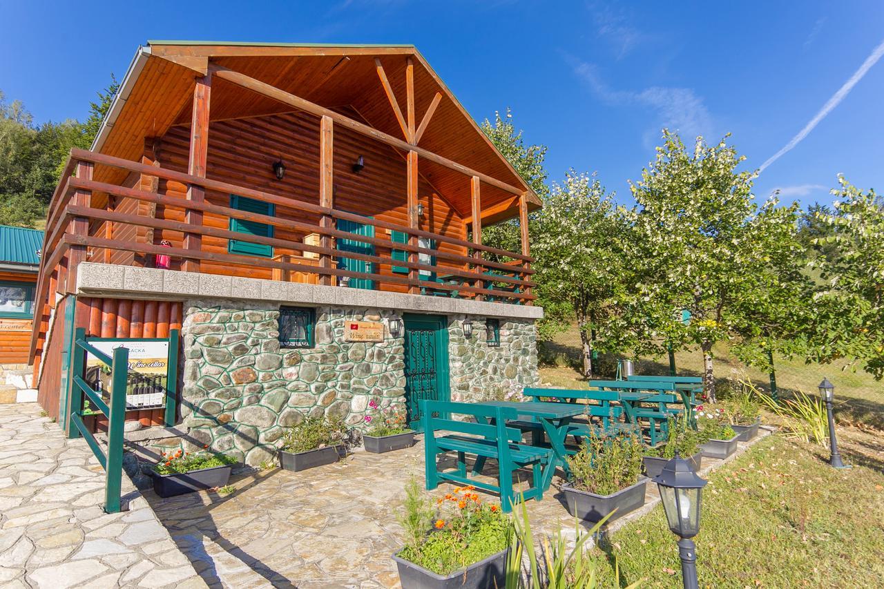 Hotel & Resort Gacka Мойковац Екстериор снимка