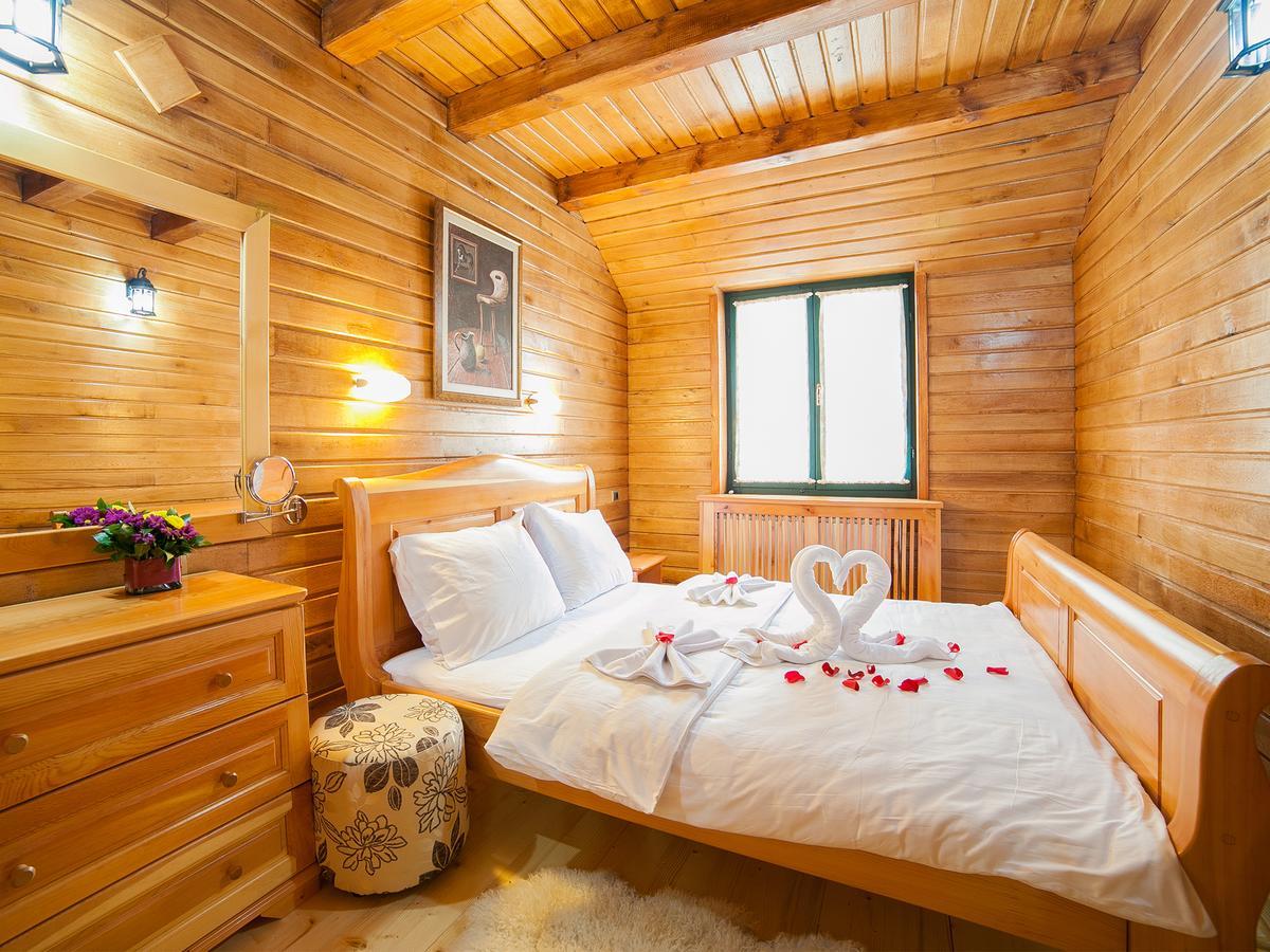 Hotel & Resort Gacka Мойковац Екстериор снимка