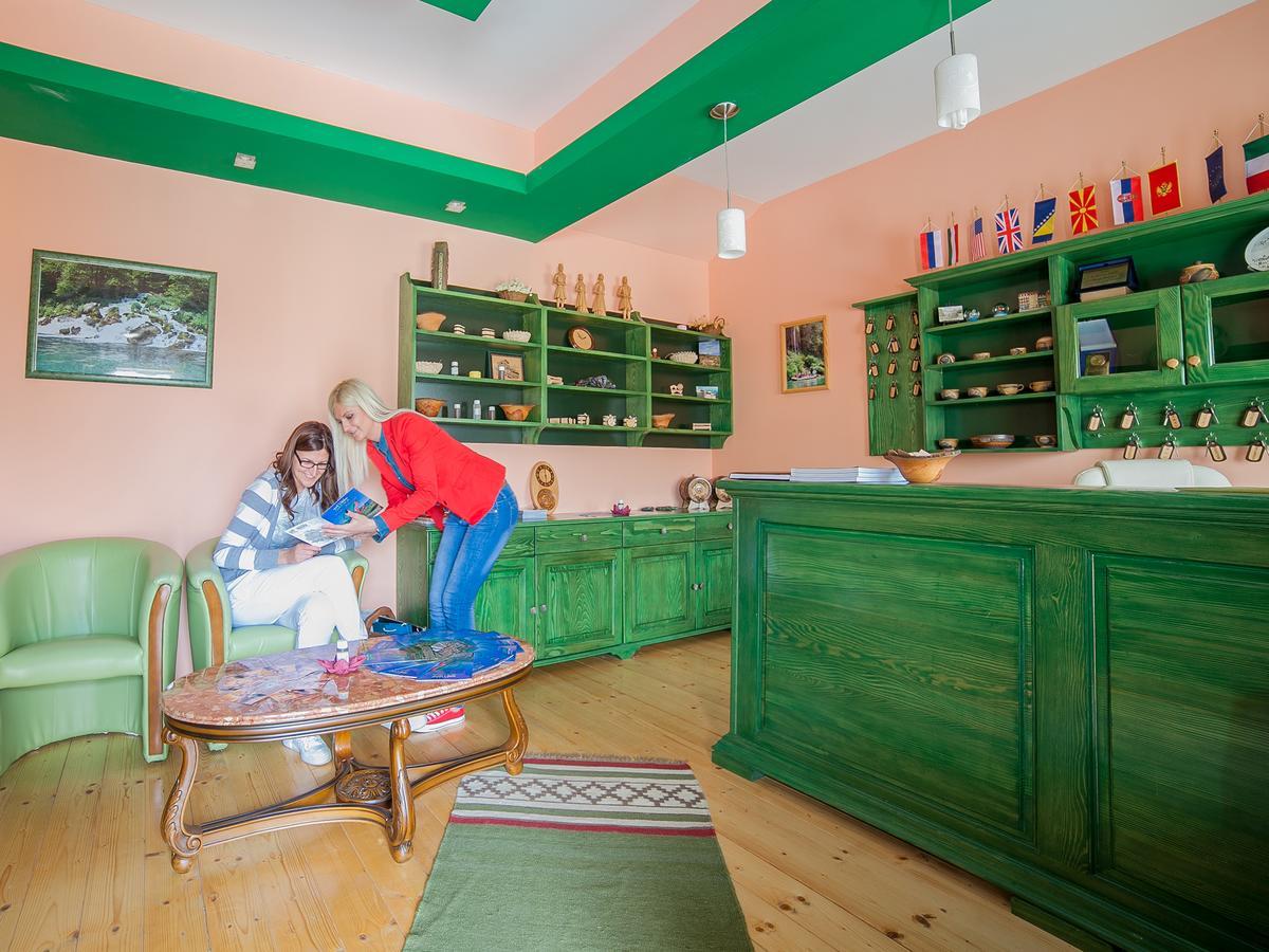Hotel & Resort Gacka Мойковац Екстериор снимка