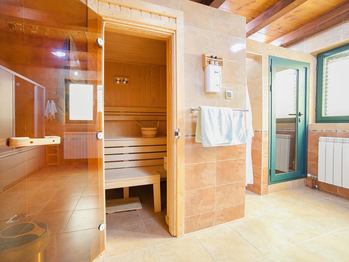Hotel & Resort Gacka Мойковац Екстериор снимка