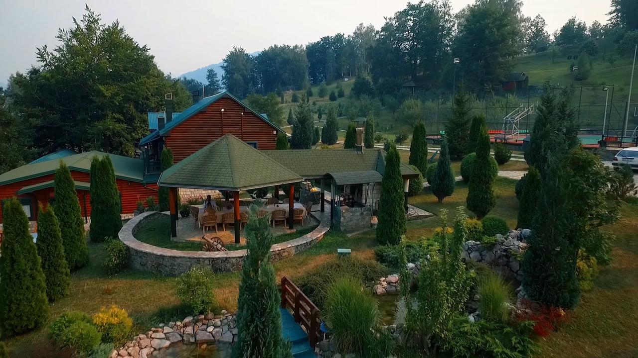 Hotel & Resort Gacka Мойковац Екстериор снимка