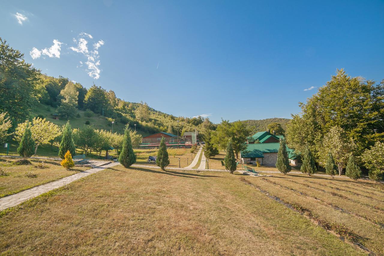 Hotel & Resort Gacka Мойковац Екстериор снимка