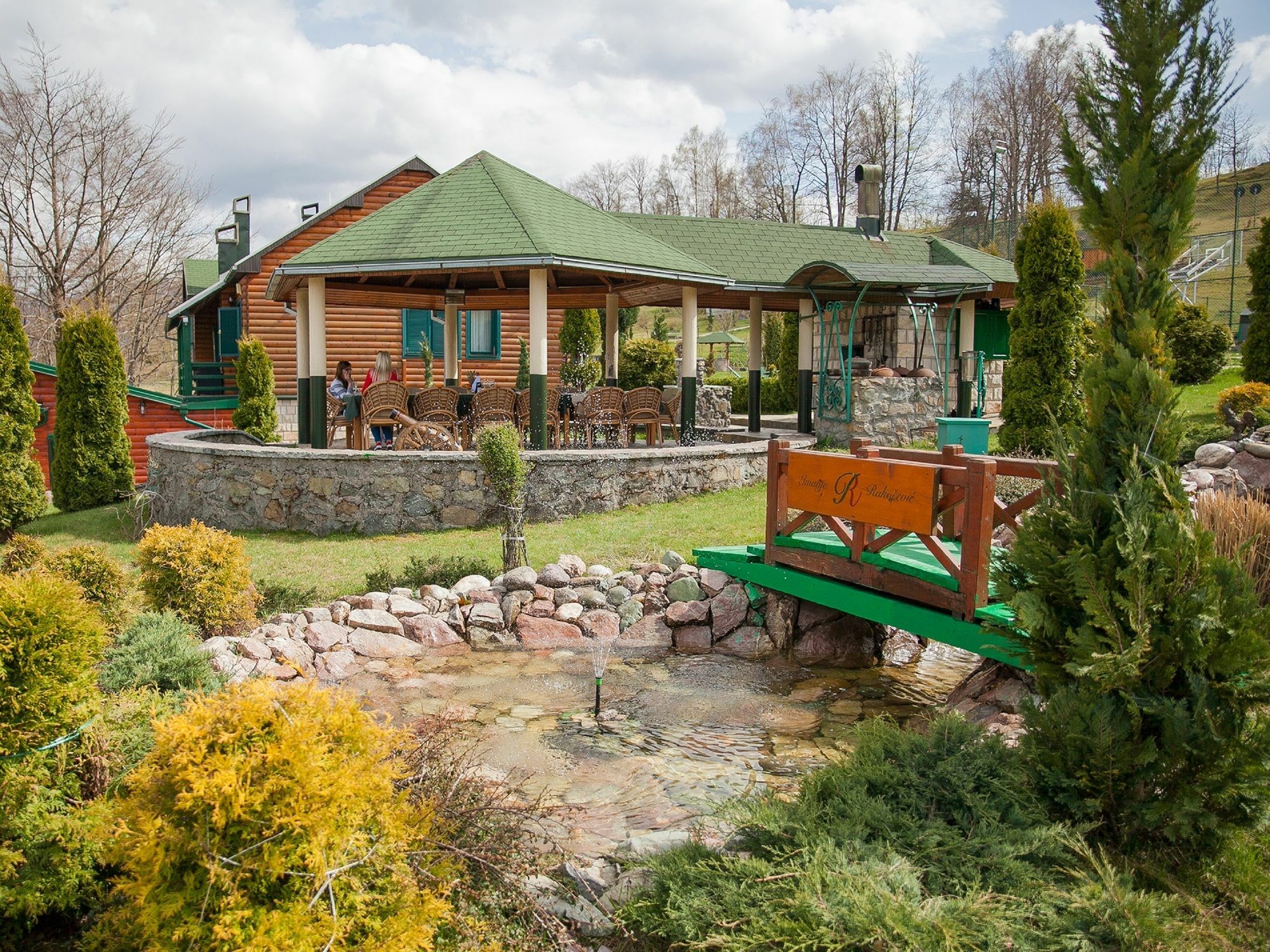 Hotel & Resort Gacka Мойковац Екстериор снимка